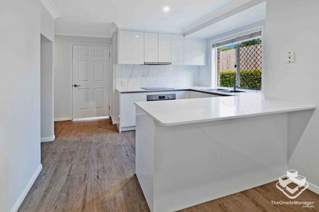 Stylish & Convenient Living in the Heart of Yeronga! - Photo 4