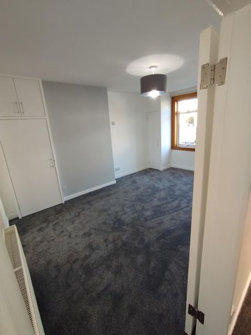 Stenhouse Crescent - Photo 5