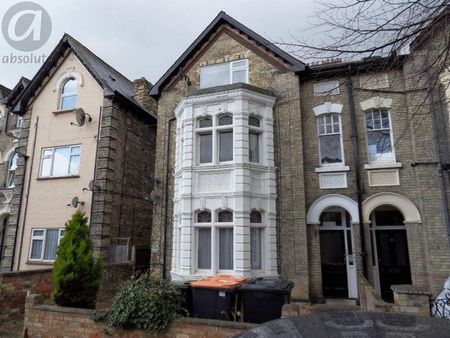 1 bedroom flat to rent - Photo 5