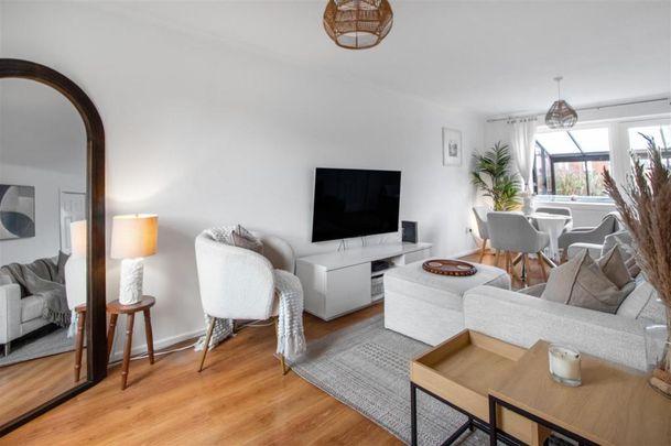 3 bedroom terraced house to rent - Photo 1