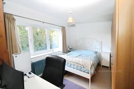 3 bedroom detached house to rent - Photo 2