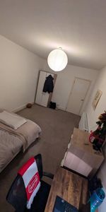 5 Bed Flat, Hornsey Road, N19 - Photo 3