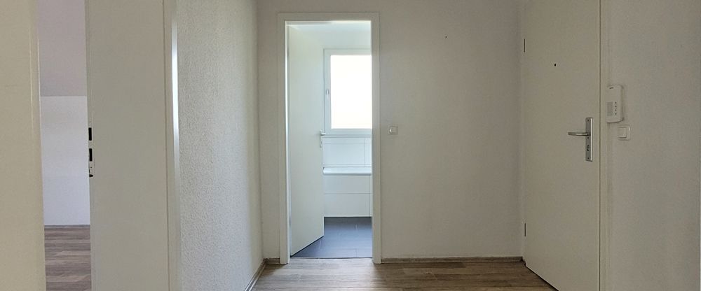 HURRA, wohnen in der JUPP2 Zimmer im Dachgeschoss, schick renoviert für Sie - Foto 1