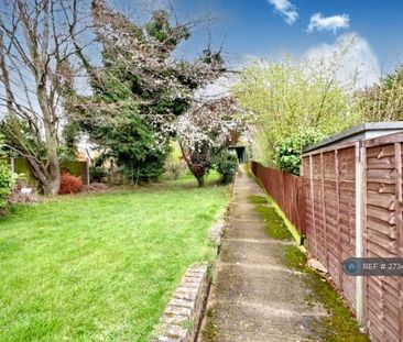 4 bedroom semi-detached house to rent - Photo 6