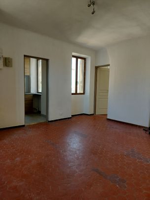 Appartement 2 pièces 40m2 MARSEILLE 8EME 750 euros - Photo 1