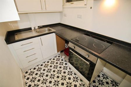 2 bedroom terraced house to rent - Photo 4