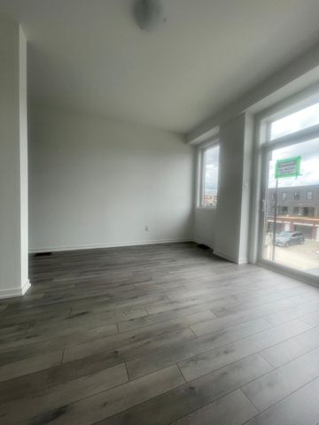 For Lease - 203 Monarch Avenue, Ajax, Ontario - Photo 4
