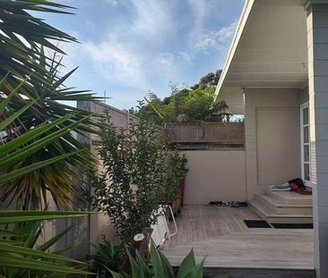 Beautiful private 1 bedroom unit - Photo 5