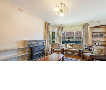 Well Located Family Home! - Photo 1