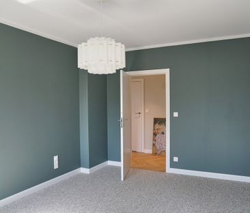 Komfortowy 4-pokojowy apartament z dużym garażem - Zdjęcie 4