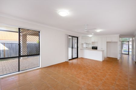 204 Saturn Crescent, Bridgeman Downs QLD 4035 - House For Rent | Domain - Photo 2