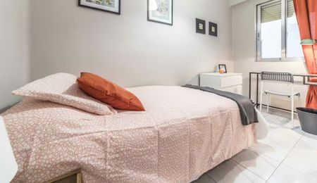 Carrer de Ramiro de Maeztu, Valencia, Valencian Community 46022 - Photo 2