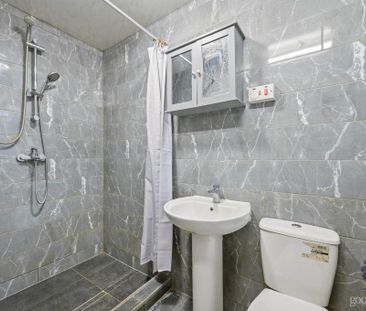 2 bedroom end of terrace house to rent - Photo 6