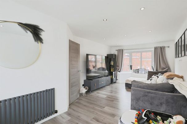 5 bedroom property to rent - Photo 1