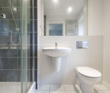 2 bedroom end of terrace house to rent - Photo 3