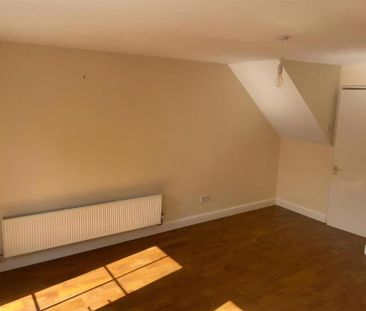 2 bedroom end of terrace house to rent - Photo 3