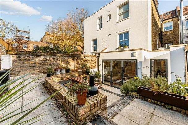 2 bedroom maisonette to rent - Photo 1