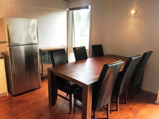 Three story apartment in the middle of Highton! - Photo 1