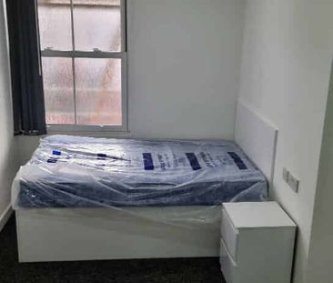 1 Bedroom Apartment - Photo 2