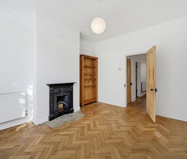 4 bedroom end of terrace house to rent - Photo 1