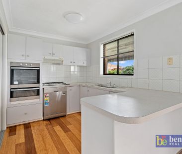 Comfort and Convenience in Strathdale - Photo 1