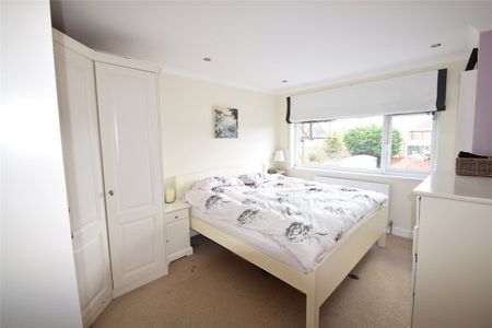 Tilstone Avenue, Eton Wick, Windsor,SL4 - Photo 5