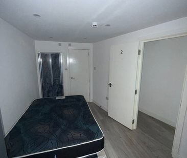 Studio Flat, High Street, CR7 - Photo 6