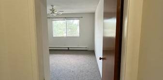 1BED 1BATH - $100 OFF FIRST THREE MONTHS - AVAILABLE NOW - Photo 2