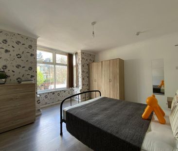 1 bedroom in a house share to rent - Photo 4