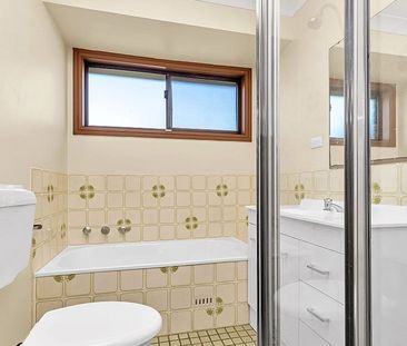 Two Bedroom, Brick Beauty - Photo 6