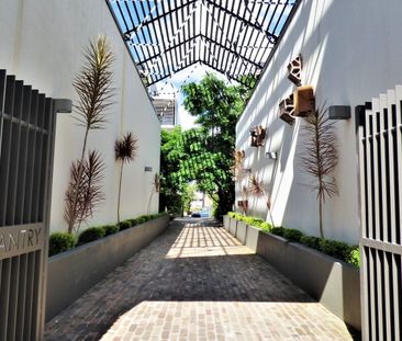 Sun filled Nth aspect & wintergarden - Photo 4