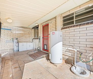 Neat 2 Bedroom Unit - Photo 4