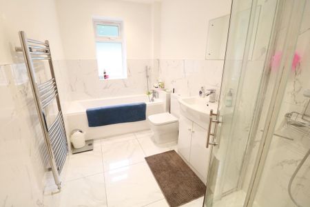 3 bedroom detached bungalow to rent - Photo 5