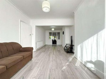 Hiliary Gardens, Stanmore, Middlesex, HA7 - Photo 4