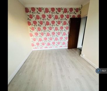 3 bedroom end of terrace house to rent - Photo 4