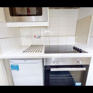 Studio Flat, Willesden Green, NW2 - Photo 2