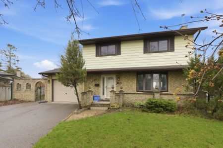 For Lease - 536 Lisbon Court, Oshawa, Ontario - Photo 4