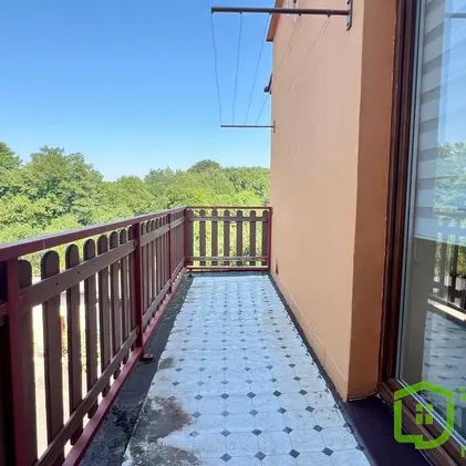 Pronájem moderního bytu 2+kk s balkonem, dvěma parkovacími místy a možností využití zahrady, 53 m - Фото 1