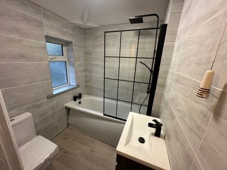 Airdrie Crescent, Burnley , BB11 - Photo 3