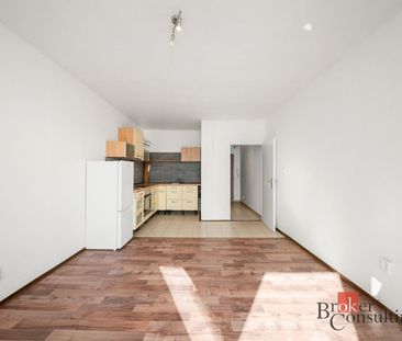 Pronájem bytu 1+kk 33 m² - Fotografie 2