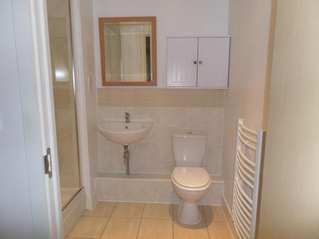 2 bedroom apartment to rent - Photo 4