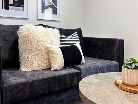 ✨ En-Suite Rooms w/ Kitchenettes | Bills Inc. 💡 Room 8 - Photo 2