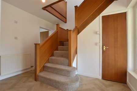 4 bedroom detached house to rent - Photo 3