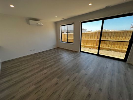 Fabulous 3Br Home in Tarneit! - Photo 1