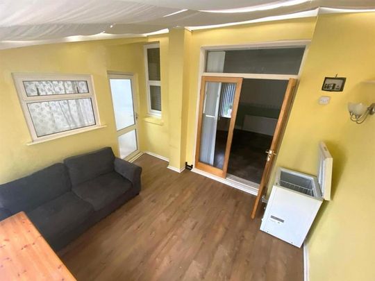 3 bedroom terraced house to rent - Photo 1