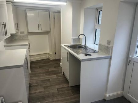 3 bedroom detached house to rent - Photo 4