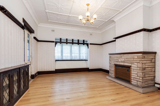 A HOME WITH CHARACTER & CHARM - Photo 1