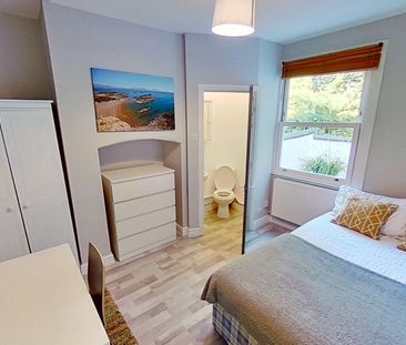 1 bedroom in a house share to rent - Photo 4