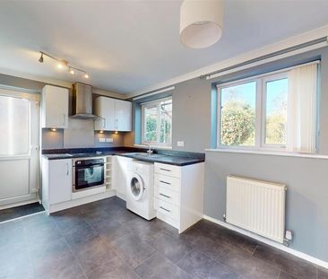 2 bedroom semi-detached house to rent - Photo 4