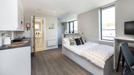 Studio to rent - Photo 3